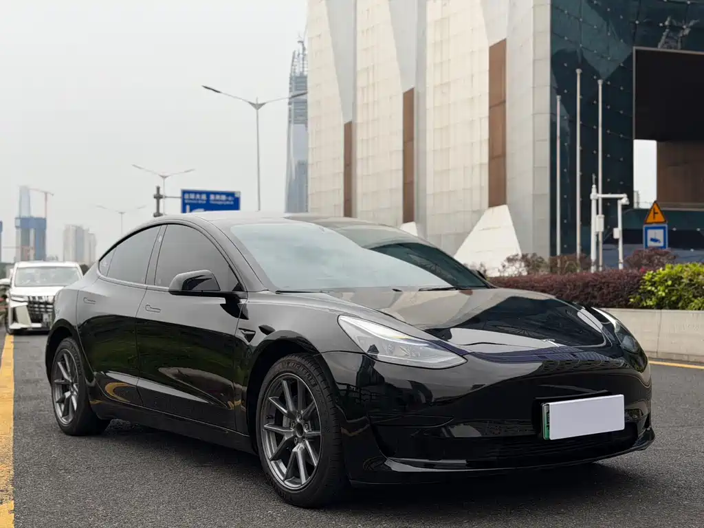 Tesla Model 3 2023