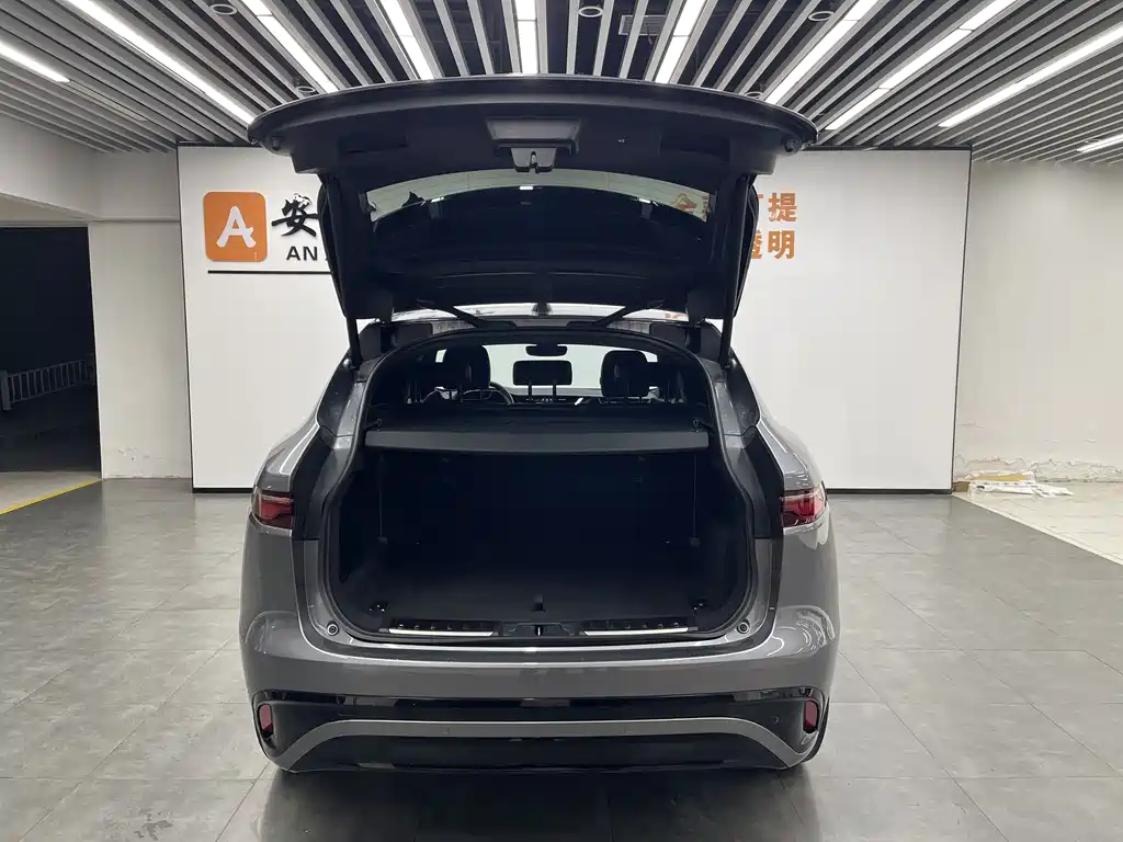 Jaguar F-Pace 2024