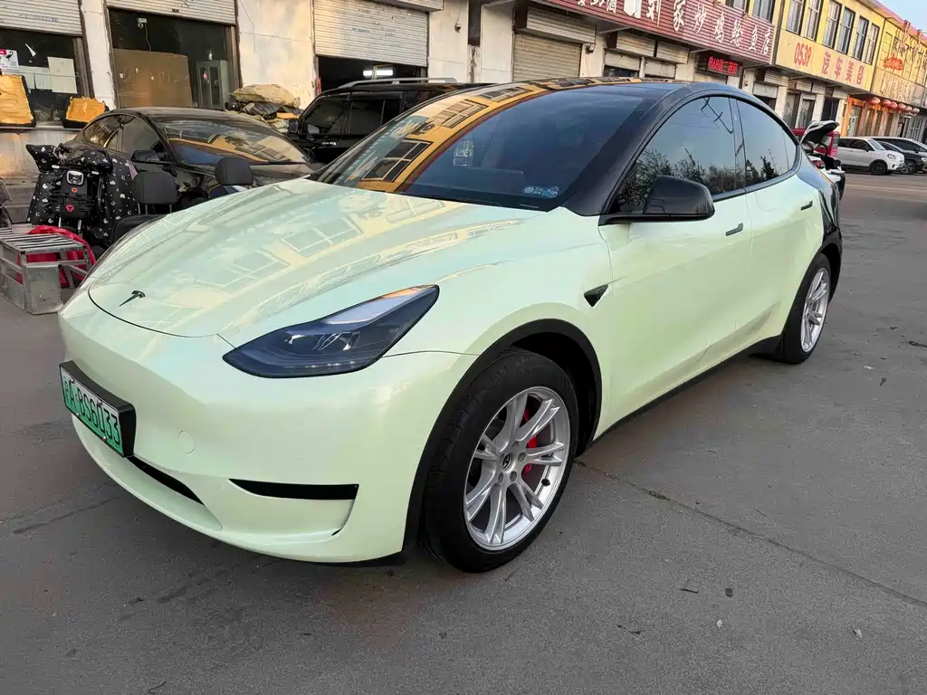 Tesla Model Y 2023