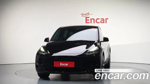 Tesla Model Y 2024