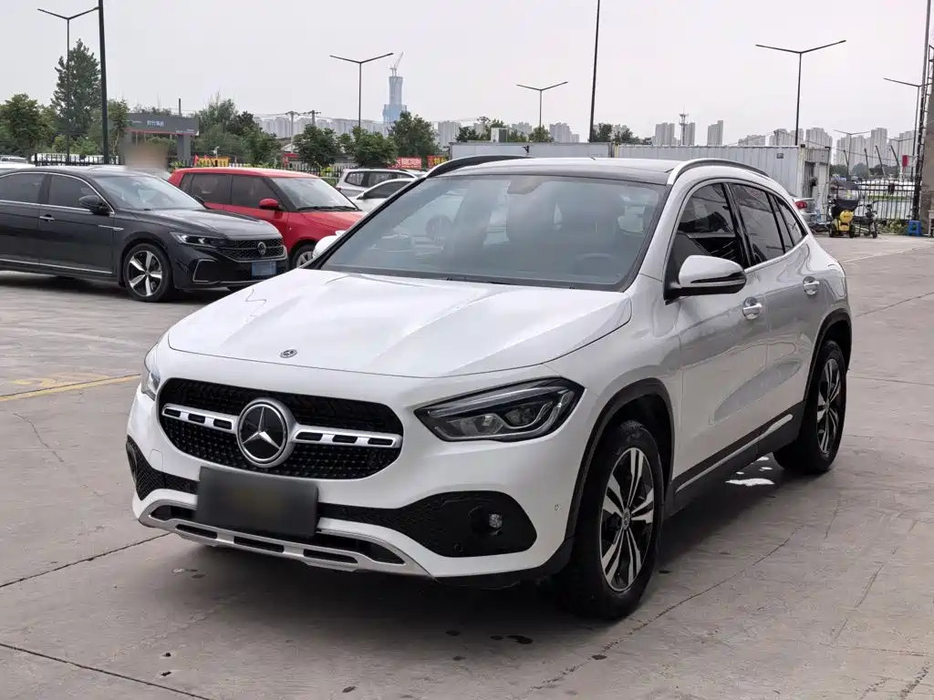 Mercedes-Benz GLA 2021