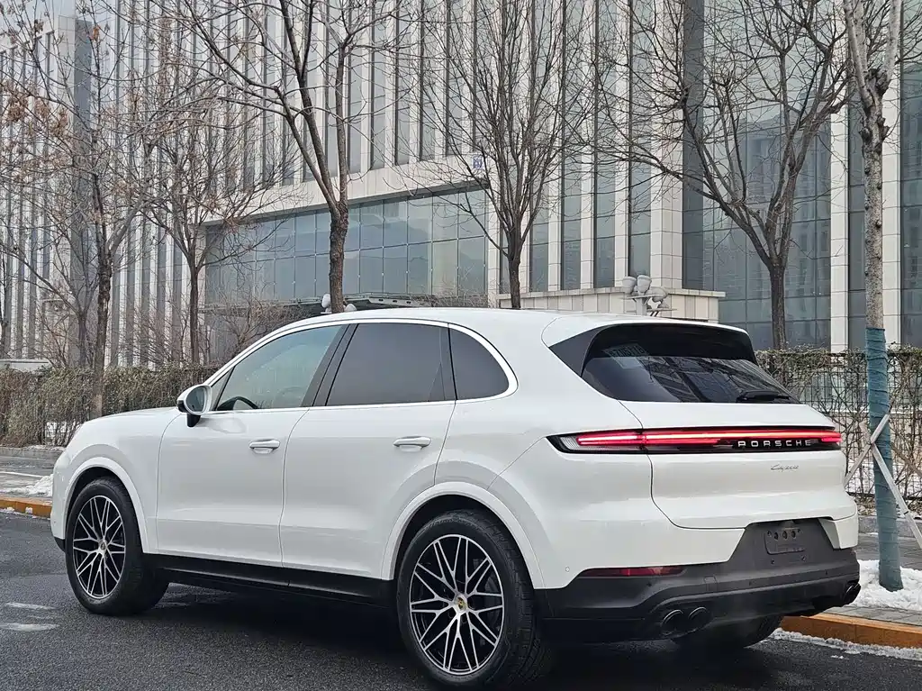 Porsche Cayenne 2024