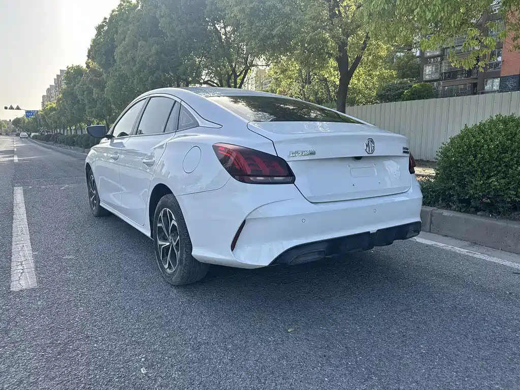 MG MG5 2021