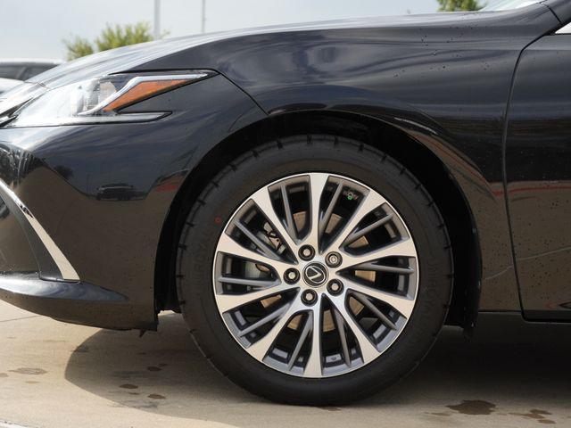 Lexus ES 2021