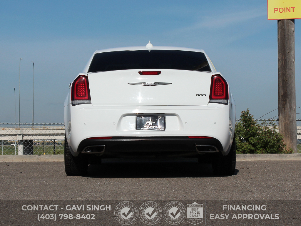 Chrysler 300 2023