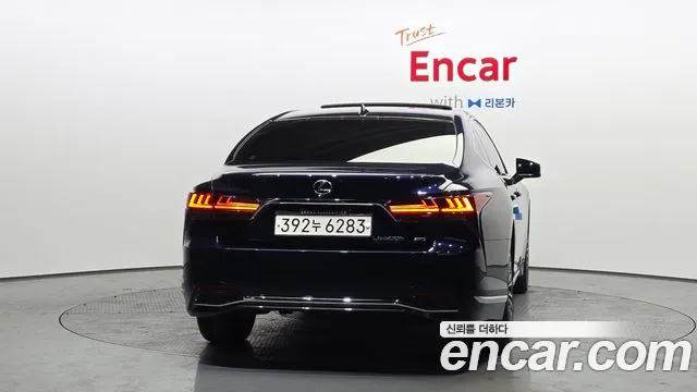 Lexus LS 2024