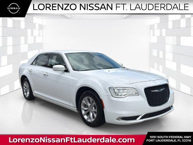 Chrysler 300 2023
