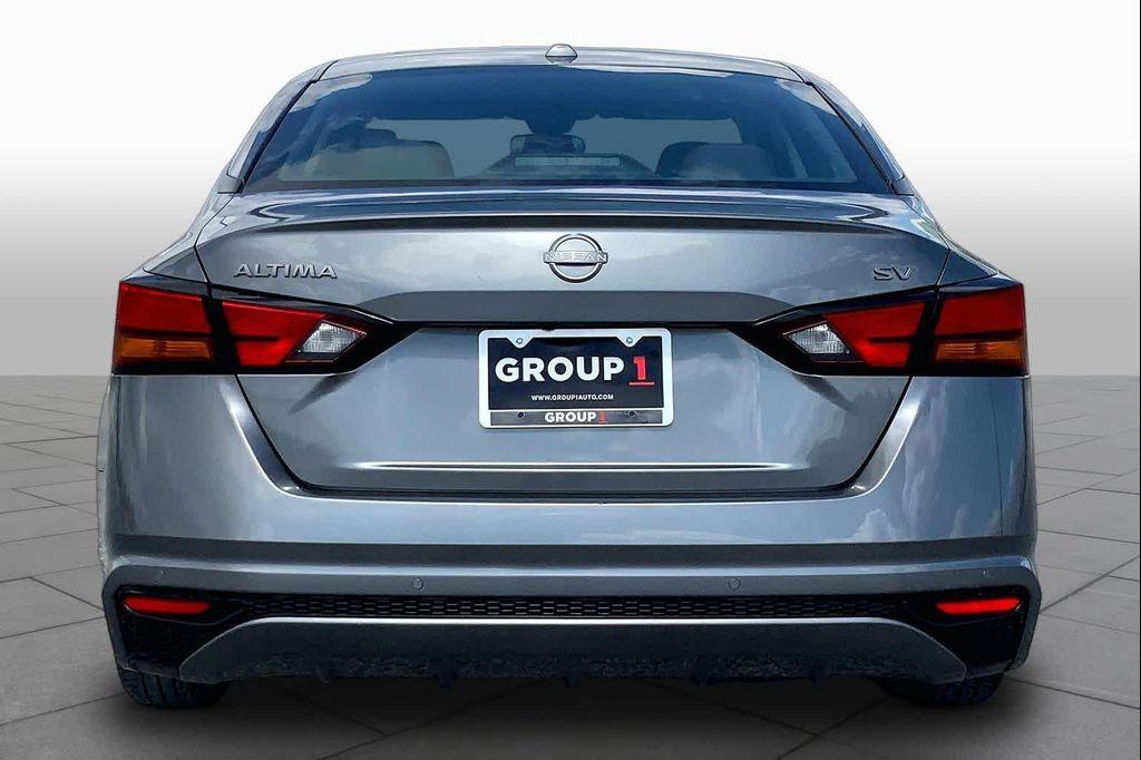 Nissan Altima 2023