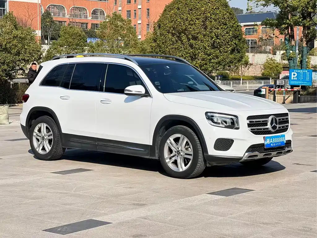 Mercedes-Benz GLB 2021