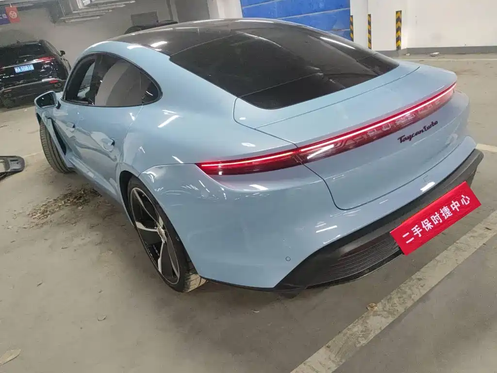 Porsche Taycan 2021
