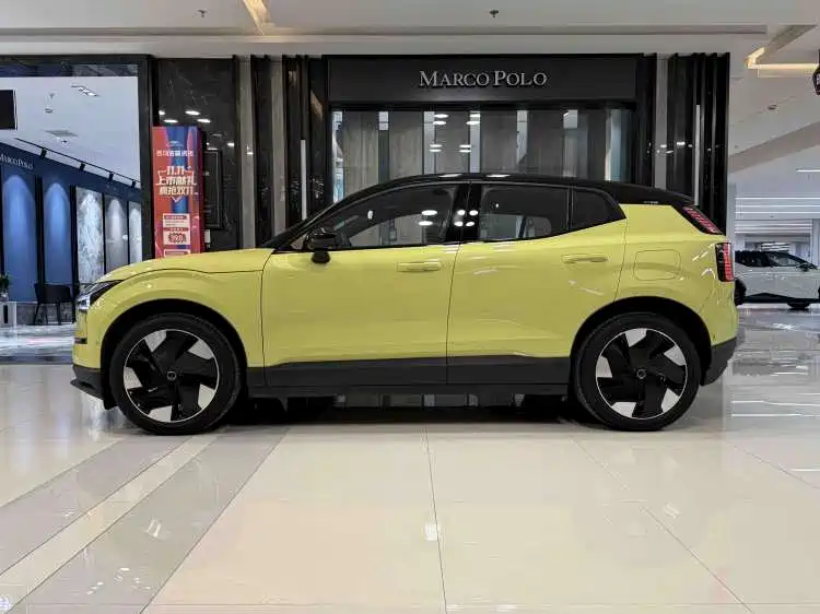 Volvo EX30 2024