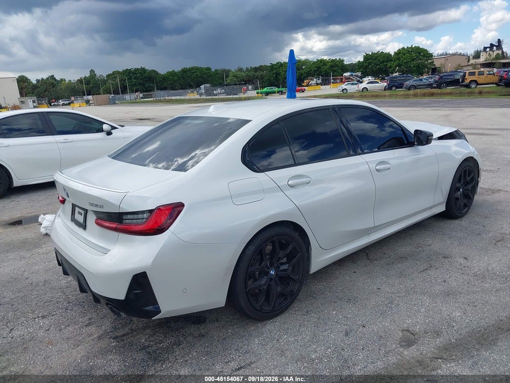 BMW 330 2026