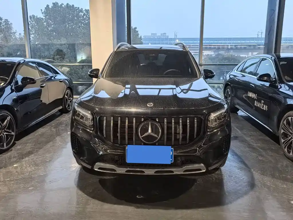 Mercedes-Benz GLB 2024