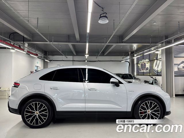 Porsche Macan 2025