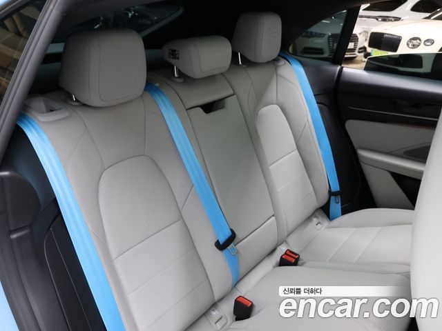 Porsche Macan 2025
