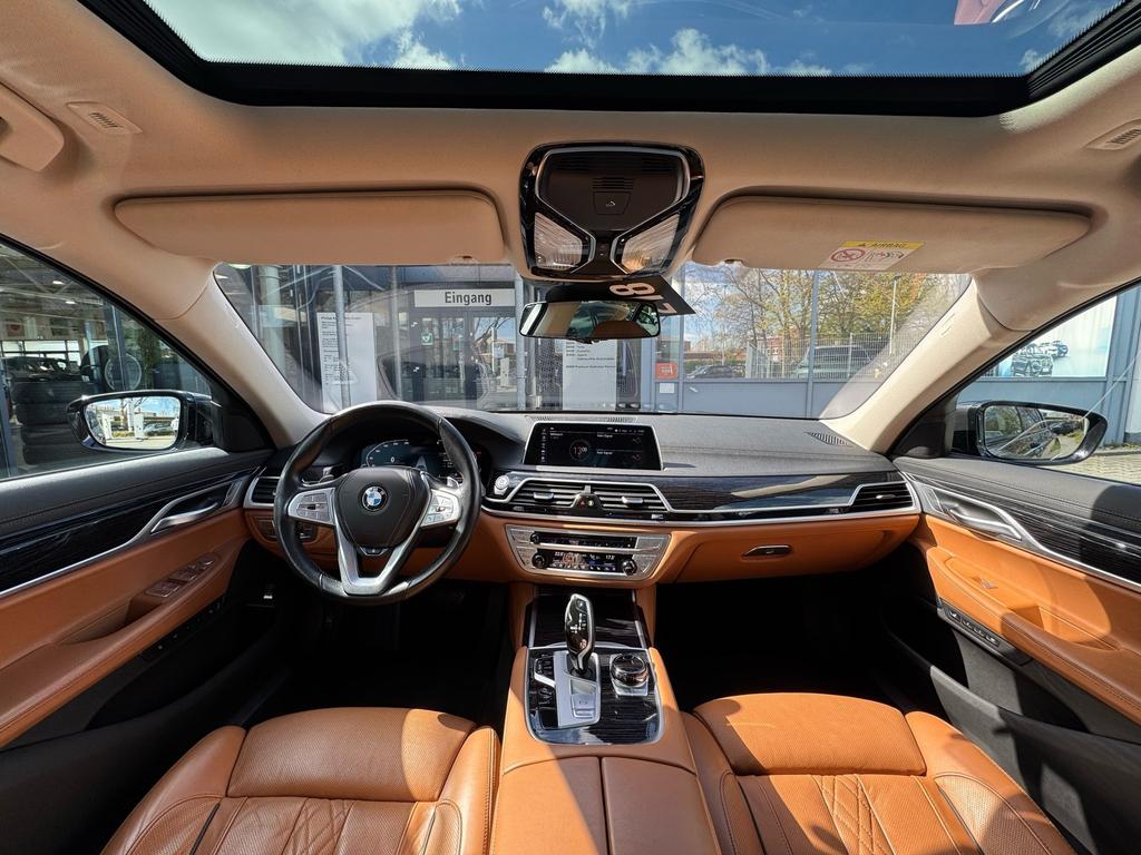 BMW 740 2021