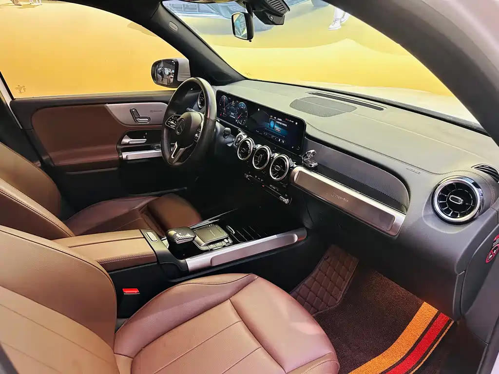 Mercedes-Benz GLB 2023