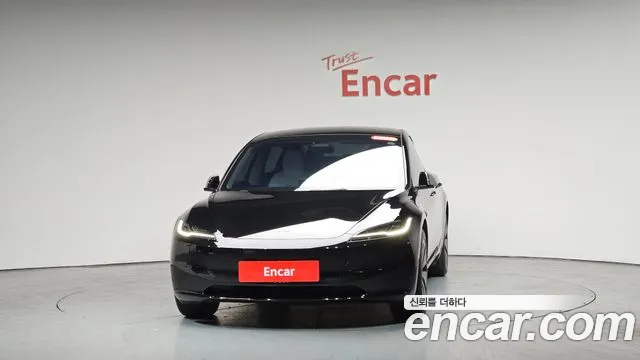 Tesla Model 3 2025