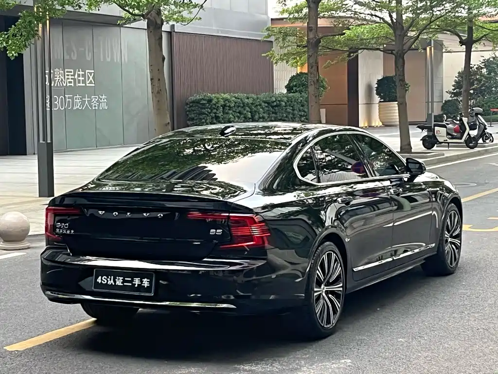 Volvo S90 2022