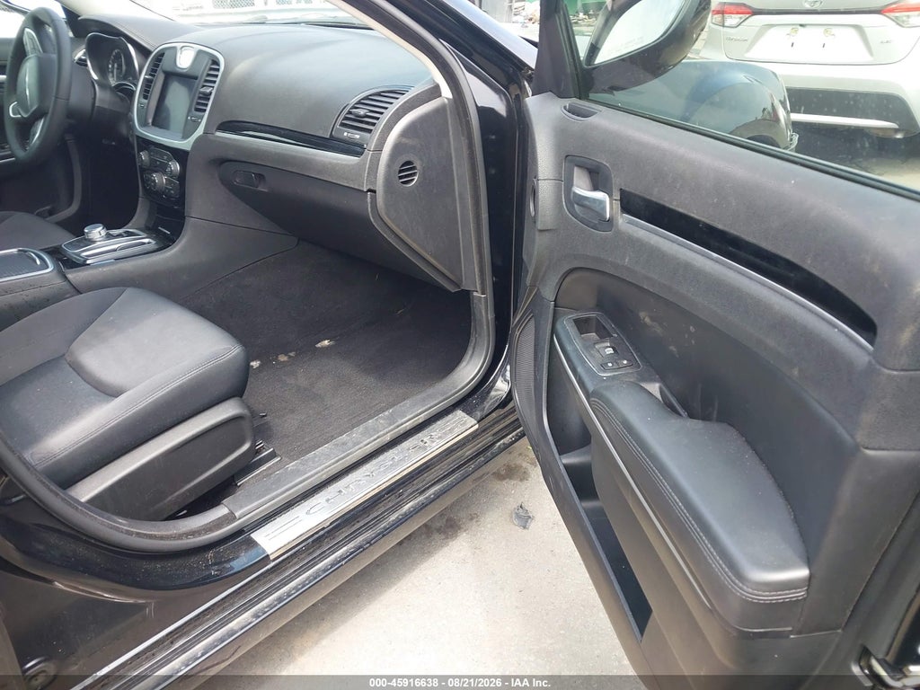 Chrysler 300 2023