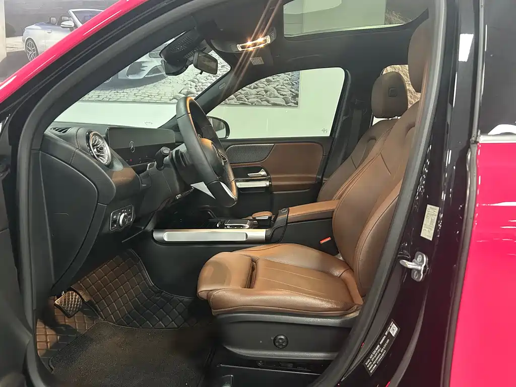 Mercedes-Benz GLB 2024