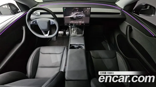 Tesla Model Y 2025