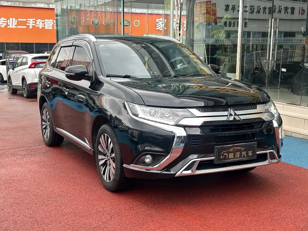 Mitsubishi Outlander 2021