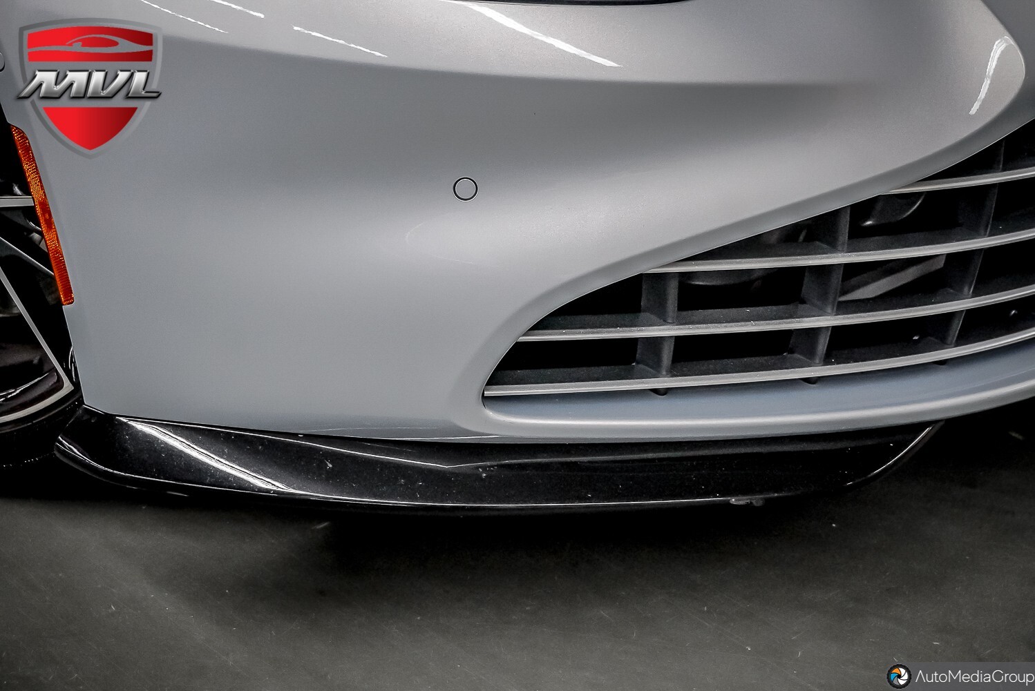 Aston Martin V12 Vantage 2023