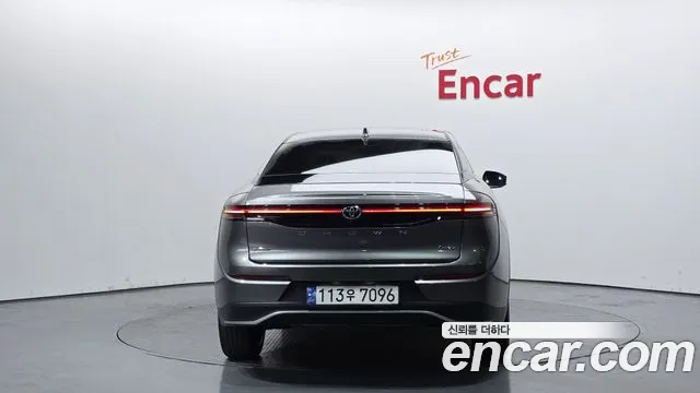 Toyota Crown 2023