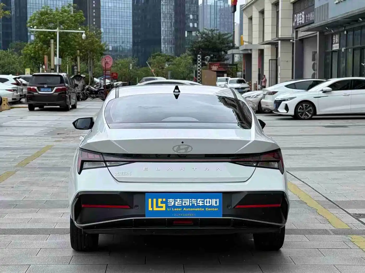 Hyundai Elantra 2025