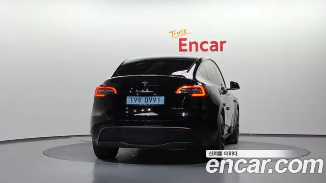 Tesla Model Y 2022