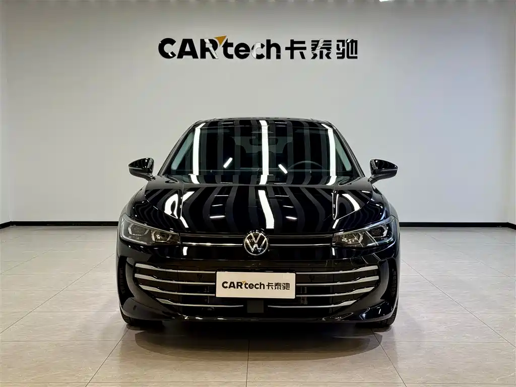 Volkswagen Passat 2025
