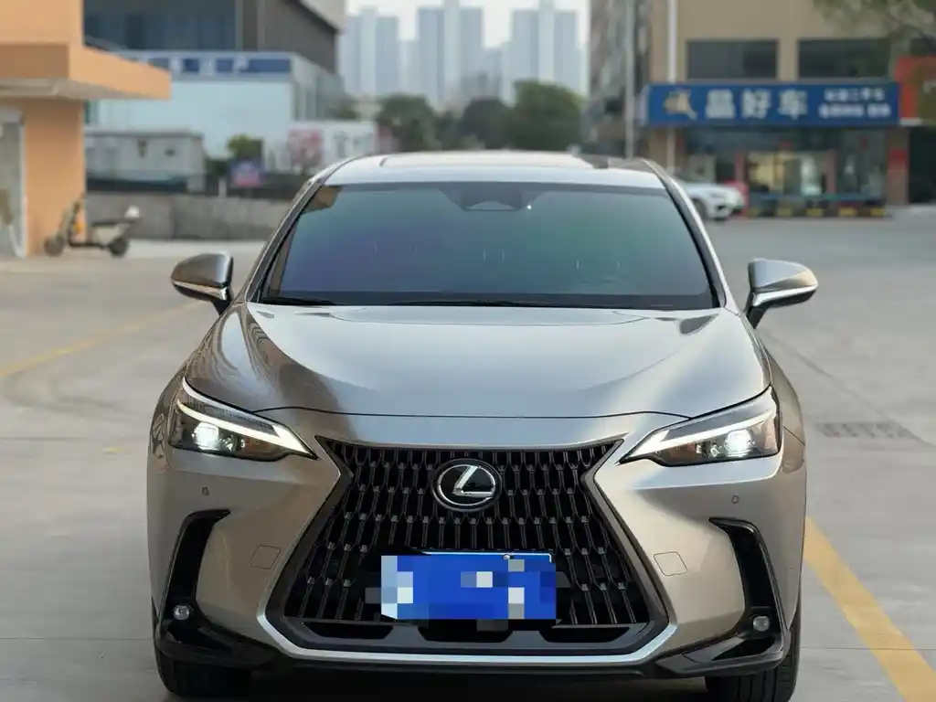 Lexus NX 2023