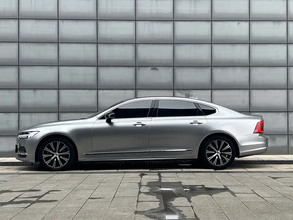 Volvo S90 2022