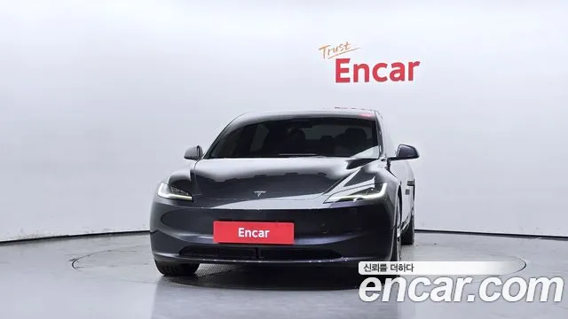 Tesla Model 3 2024