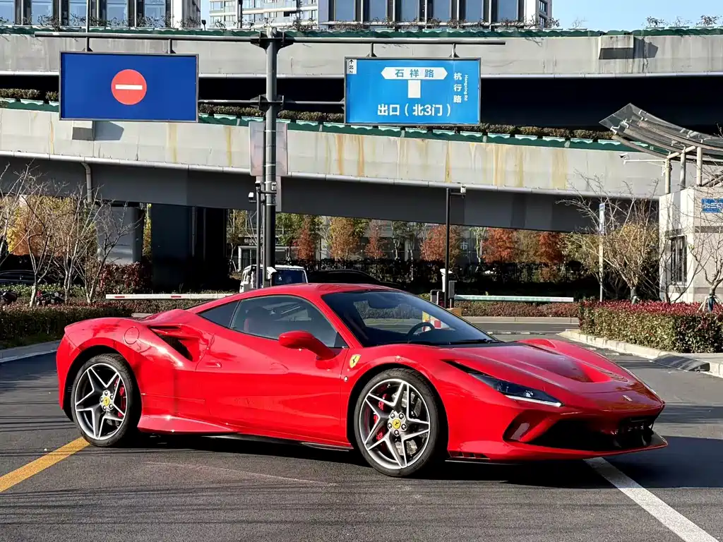 Ferrari F8 2021