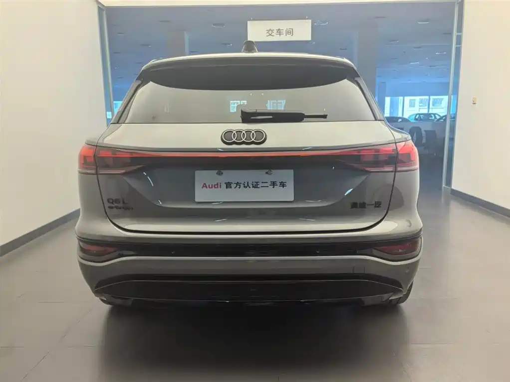 Audi e-tron 2025