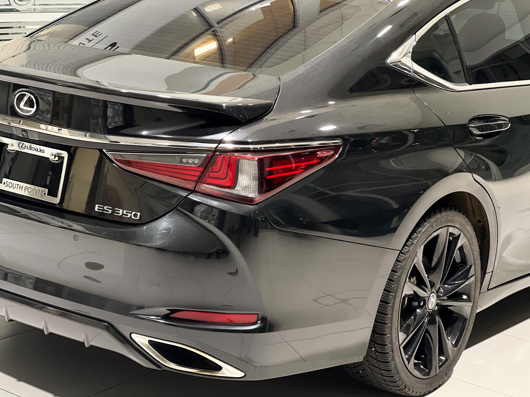 Lexus ES 2022