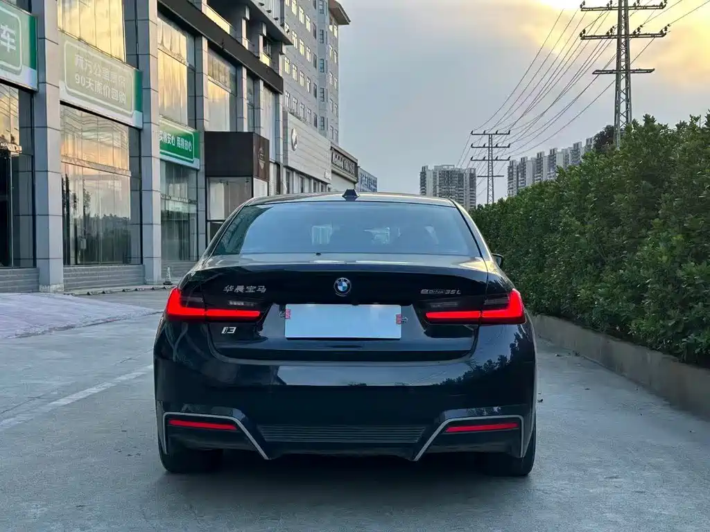 BMW i3 2022