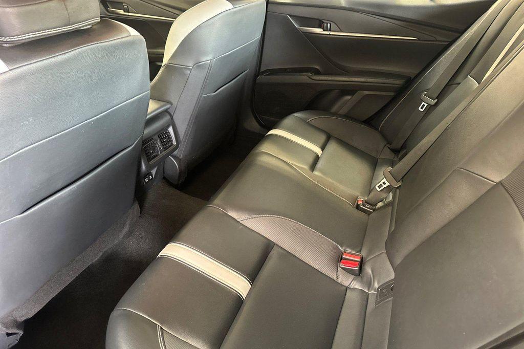 Toyota Camry 2025