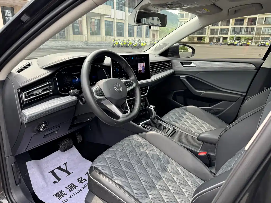 Volkswagen Jetta 2023