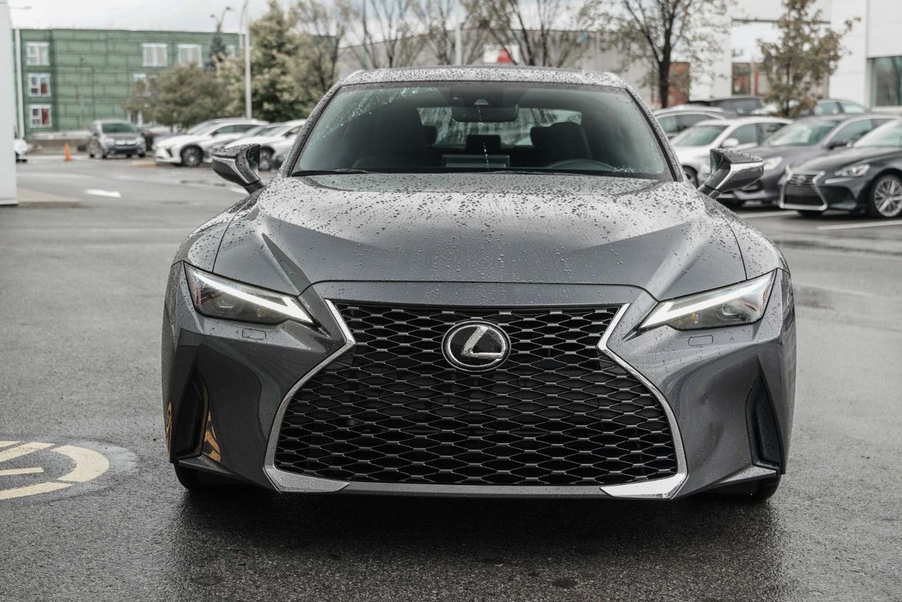 Lexus IS 2023