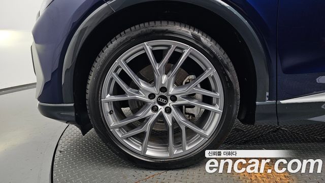 Audi Q4 e-tron 2025