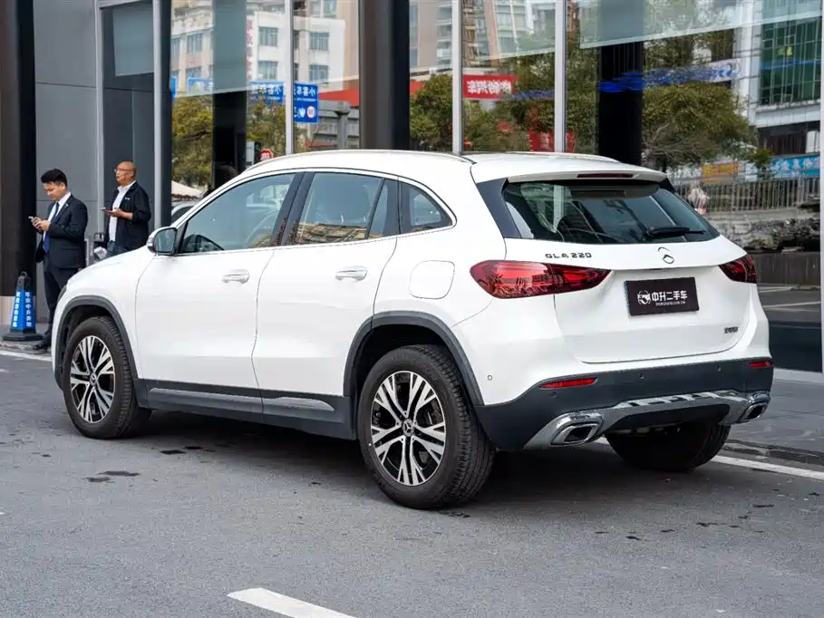 Mercedes-Benz GLA 2024