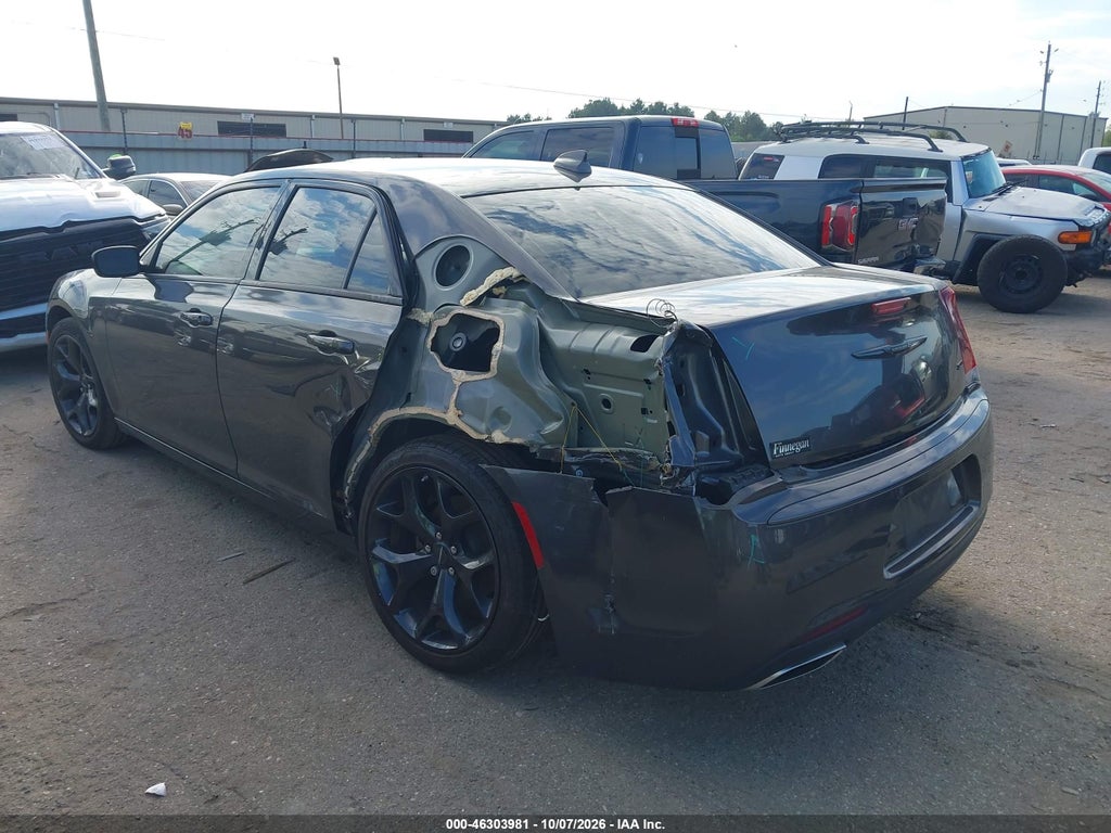 Chrysler 300 2023
