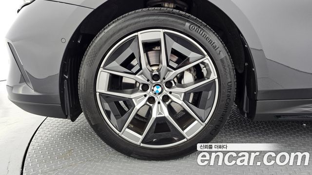 BMW 5 серии 2023