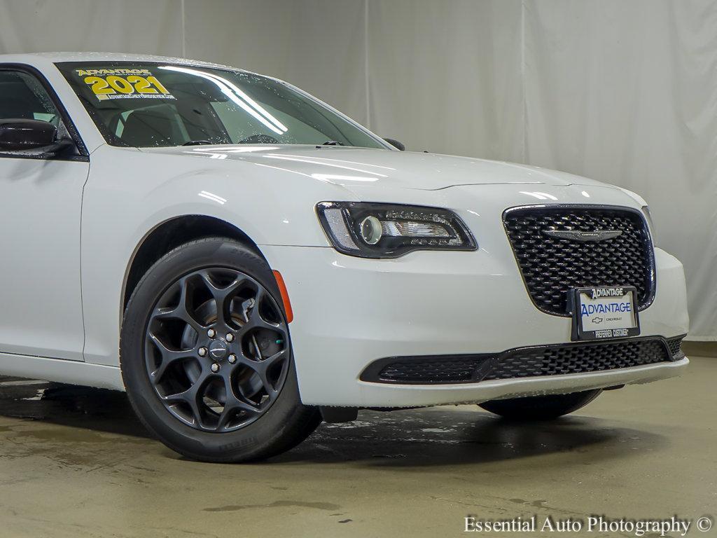 Chrysler 300 2021