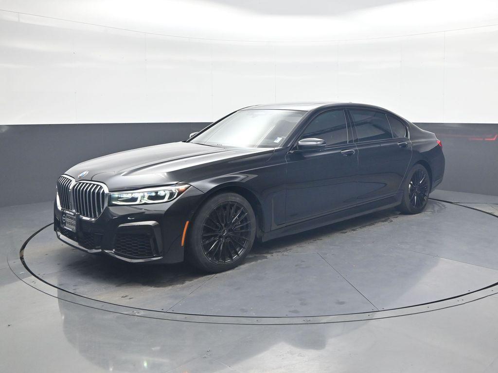 BMW 750 2021