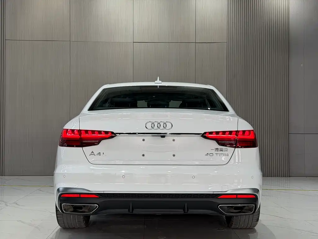 Audi A4 2023