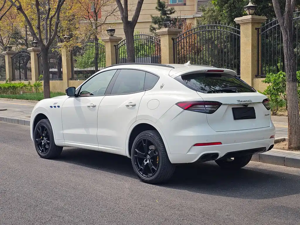Maserati Levante 2022